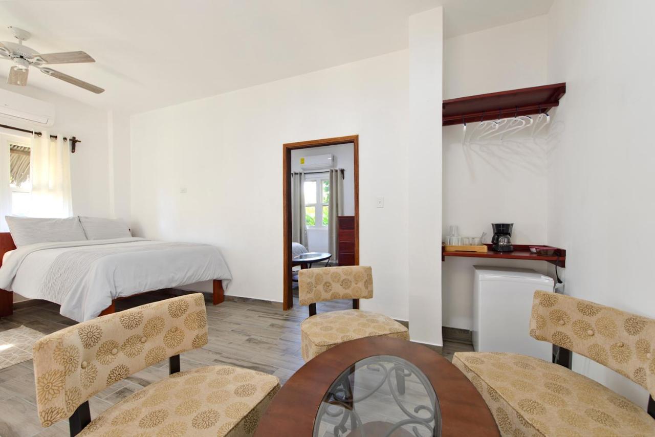 Parrot Cove Lodge Хопкинс Экстерьер фото