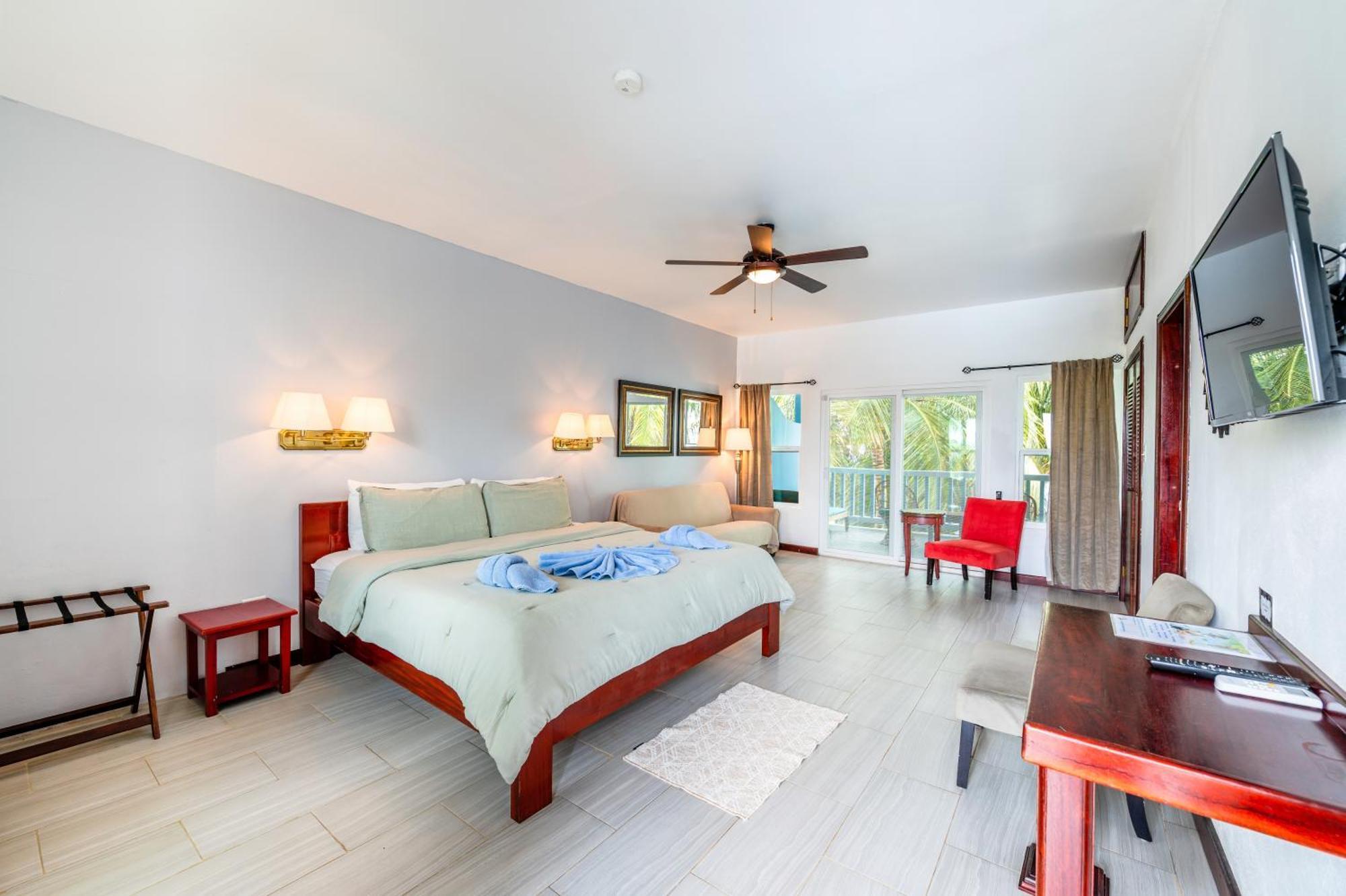 Parrot Cove Lodge Хопкинс Экстерьер фото