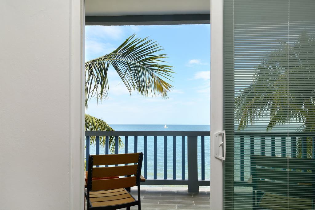 Parrot Cove Lodge Хопкинс Экстерьер фото